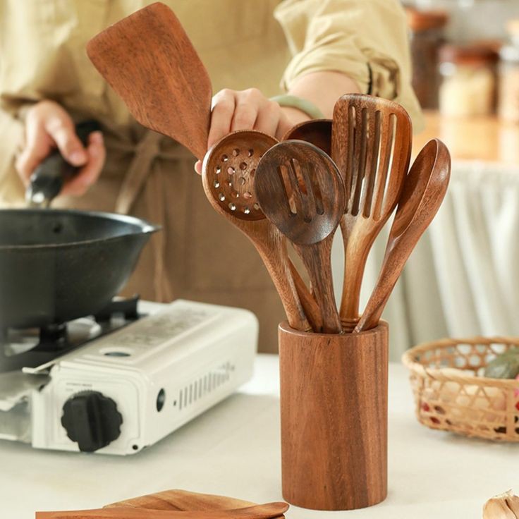 Wooden kitchen utensil set