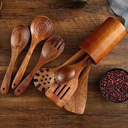 Wooden kitchen utensil set